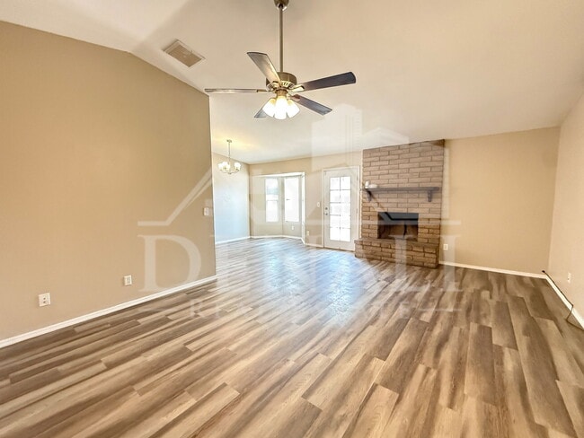 Photo - 10921 W Sells Dr