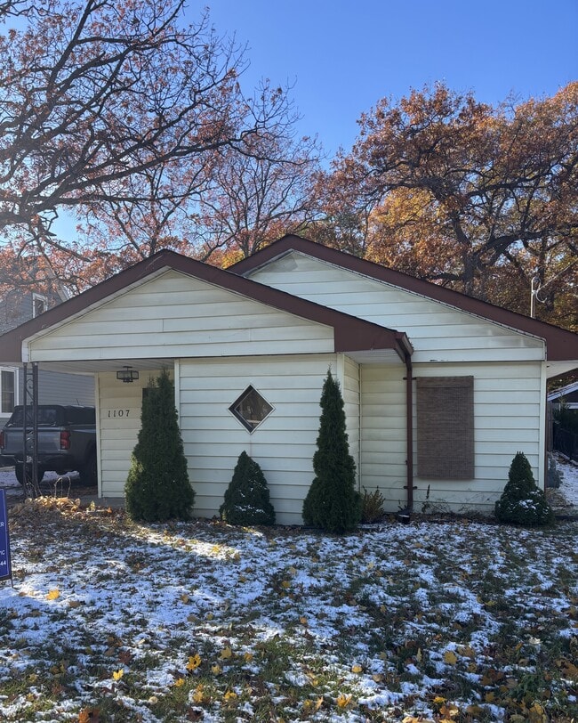 Building Photo - 1107 Colborne Rd