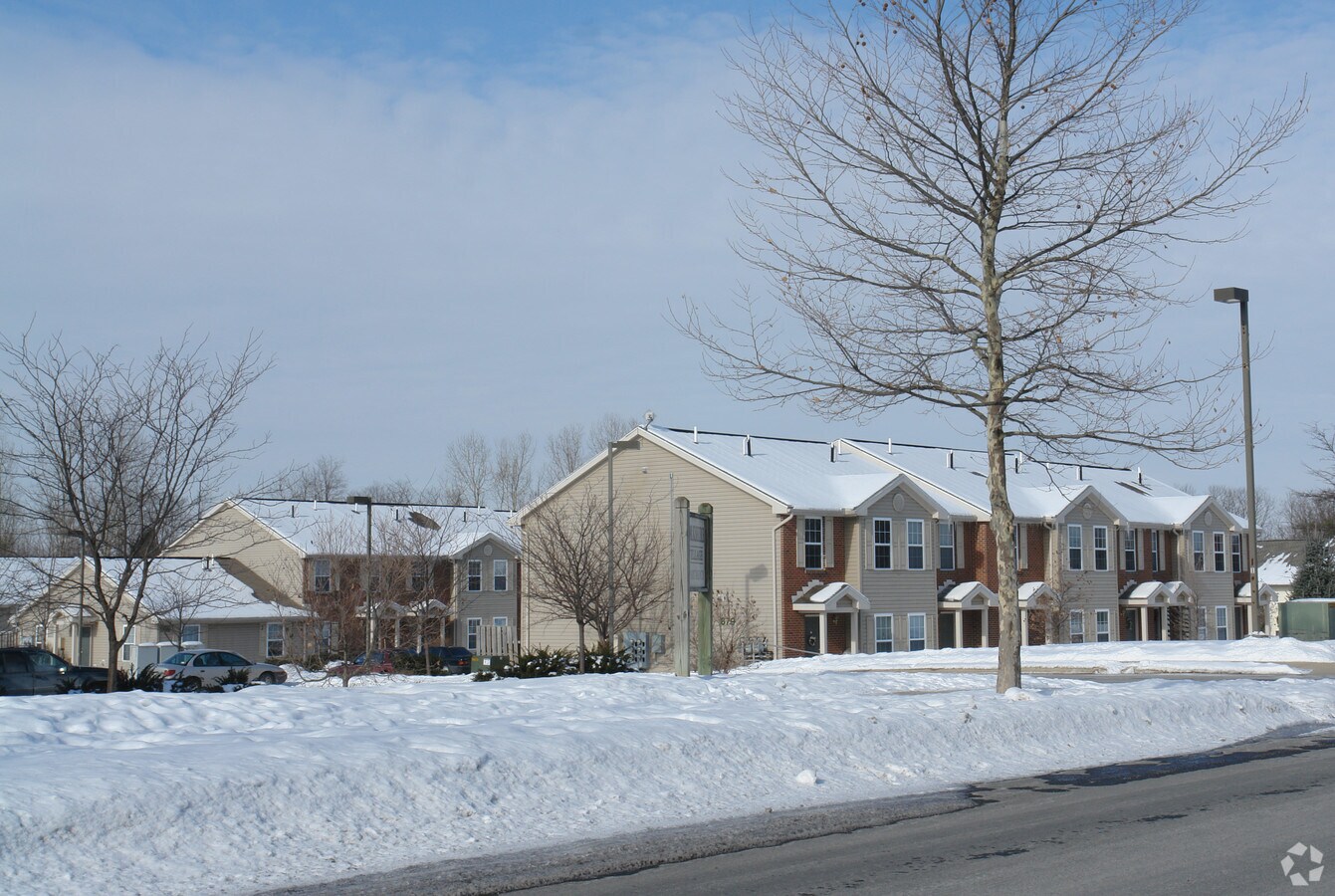 Yorkshire Village Apartments - Yorkshire Village Apartments
