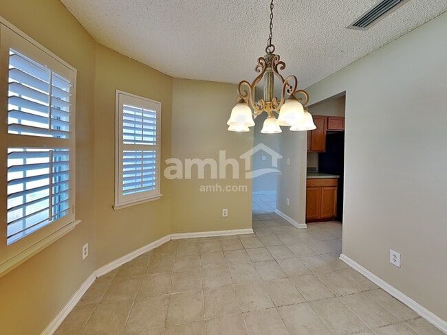 Photo - 509 Chancellor Dr W