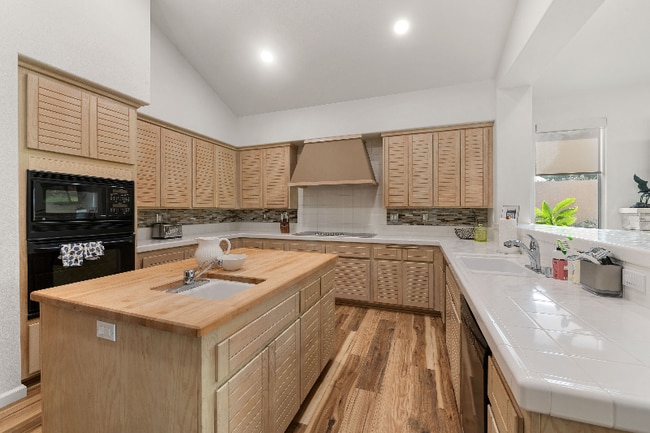 Photo - 54100 Riviera