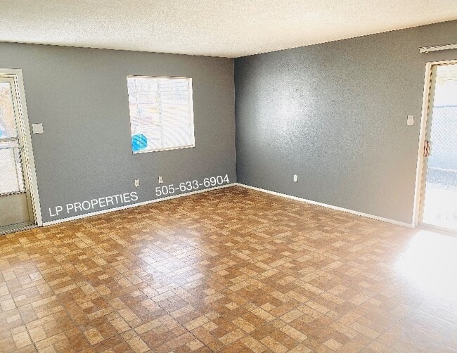 Photo - 13 Oriente Ave NE