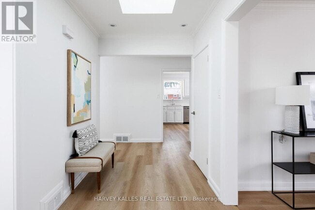 Photo - 414 The Kingsway