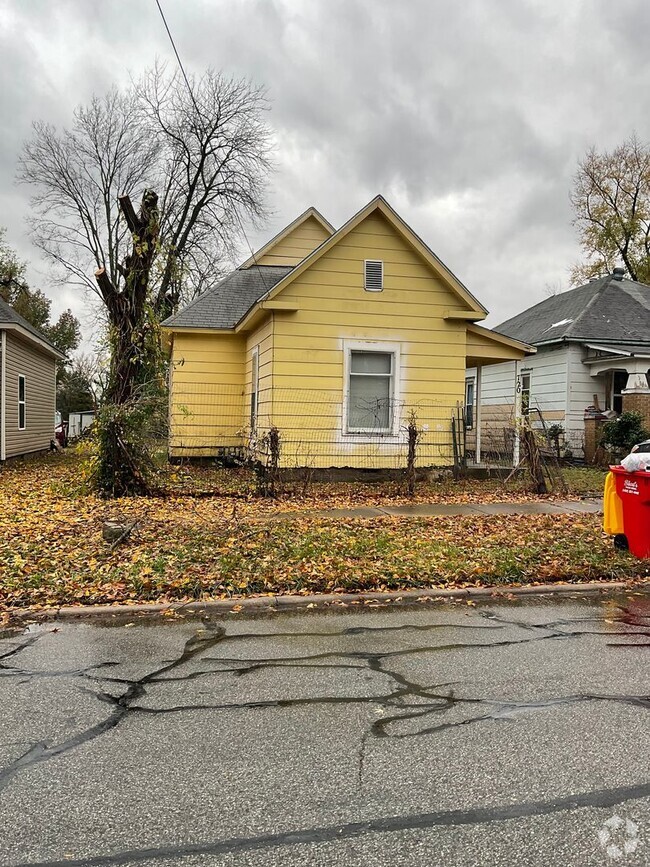 Building Photo - Charming 3BR/1BA Next to Schlanger Park Rental