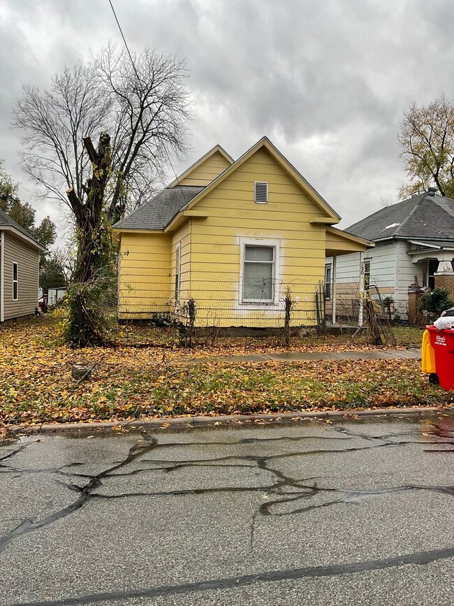 Charming 3BR/1BA Next to Schlanger Park - Charming 3BR/1BA Next to Schlanger Park House