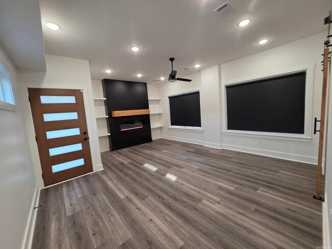 Photo - 1814 E 4th St