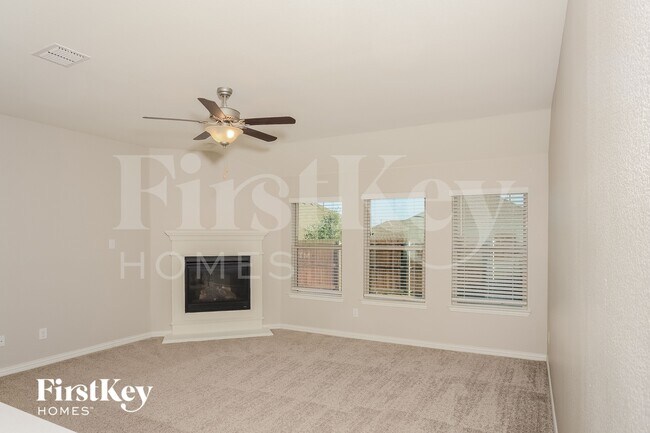 Photo - 905 Rosewood St