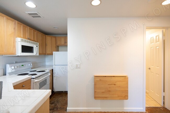 Photo - 1BR in Pacific Beach with Unique Concrete ... Unit B