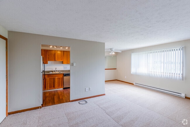 1BR, 1BA - 650SF