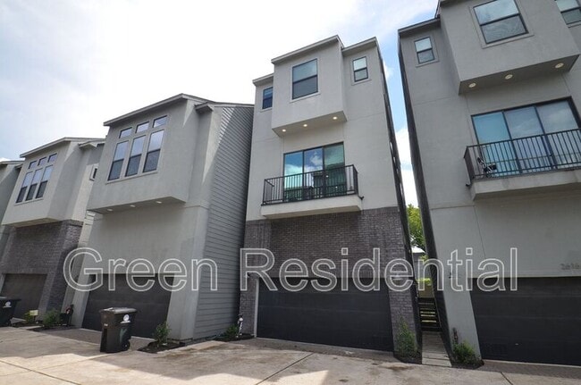Building Photo - 2616 Riverside Dr Rental