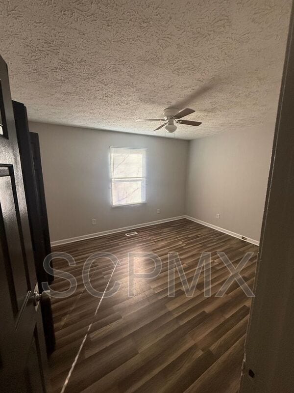 Photo - 5914 Amberly Ln