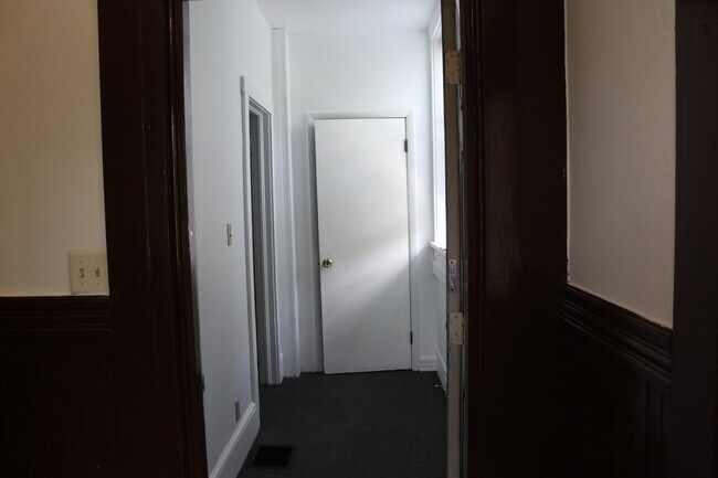 Entrance to apartment - 234 S Maynard St Unit 1st floor