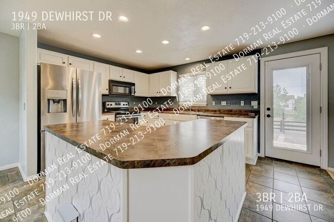 Photo - 1949 Dewhirst Dr