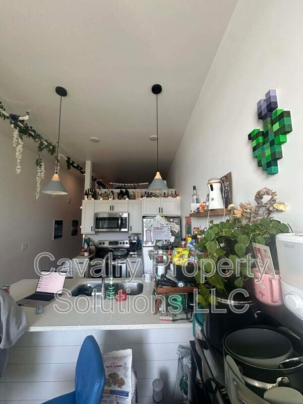 Photo - 1831 W Michigan St