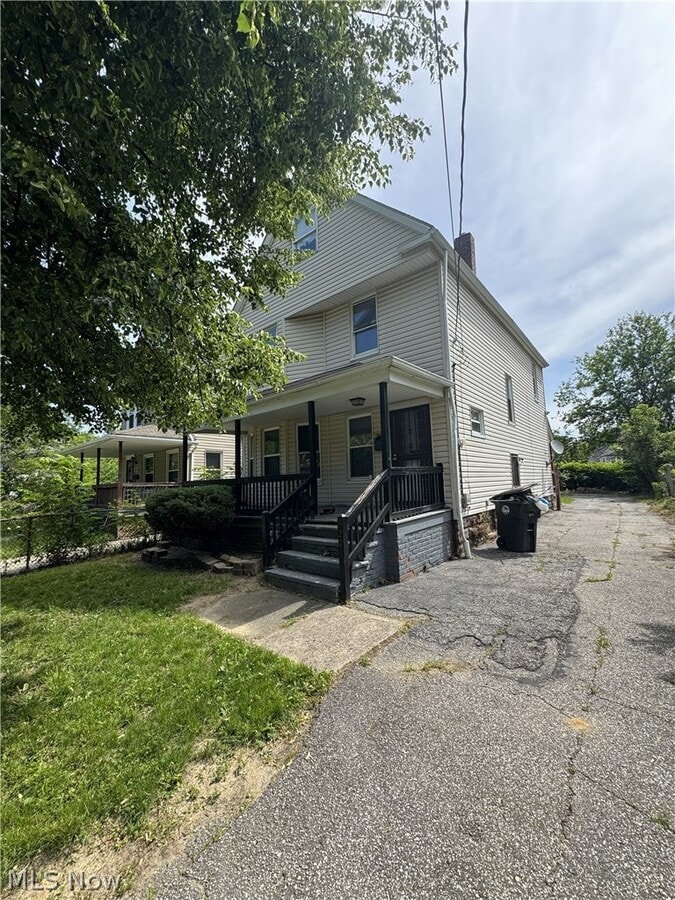 Photo - 927 E 146th St