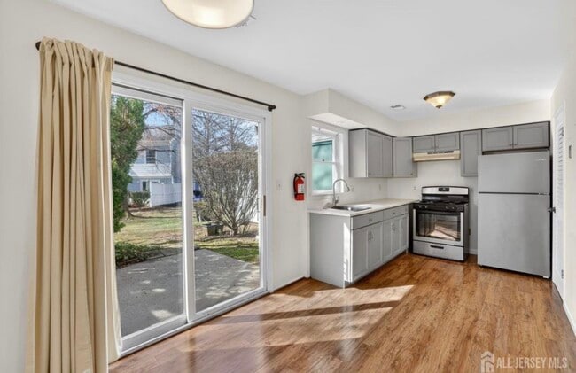Photo - 35 Dallenbach Ln