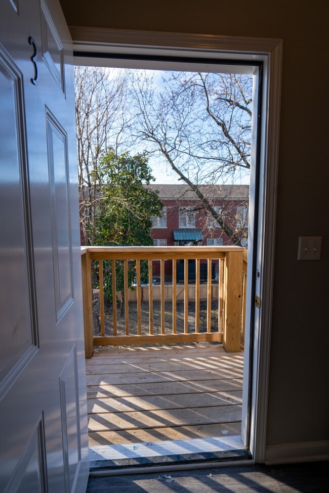 Photo - 222 E Oak St Unit 3