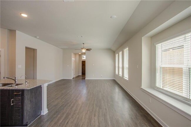 Photo - 717 Bridle Creek Dr