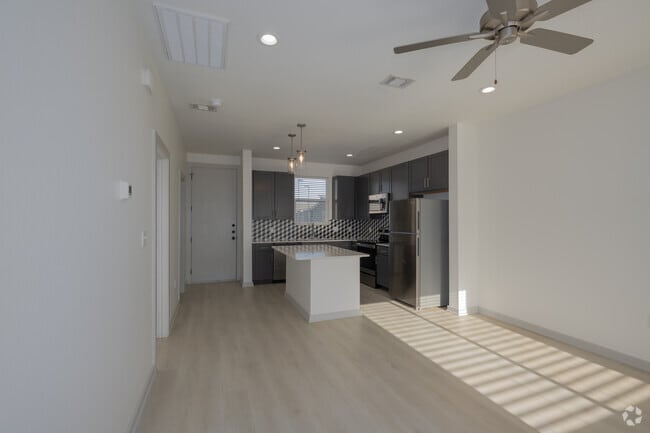 1BR, 1BA - 625SF - Living Room/Kitchen