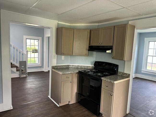 Building Photo - 200 E Burwell Ave Rental