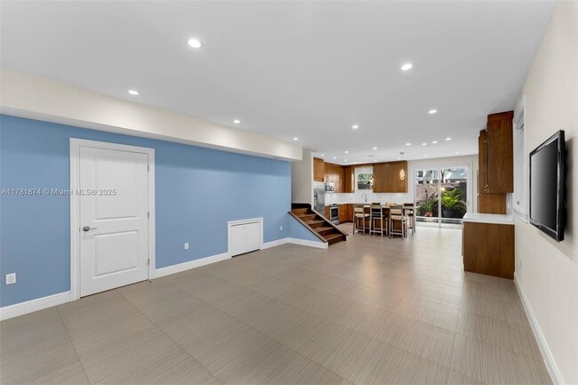 Photo - 2993 Ruth St