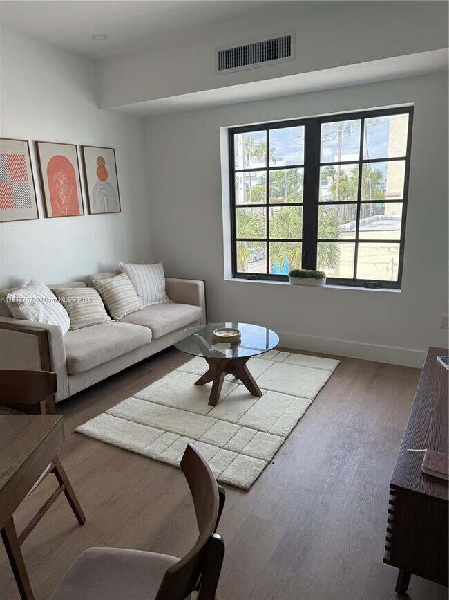 Photo - 1619 Jefferson Ave Unit 307