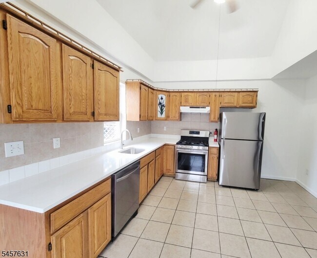111 W 2nd St