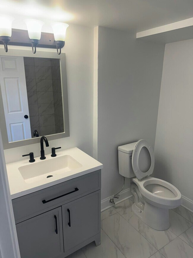 Photo - 5910 S Michigan Ave