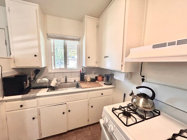 Photo - 405-407 G Street Unidad 407