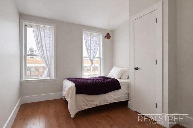 Photo - Spacious 2-Bedroom Apartment in the Heart of Bedford-Stuyvesant Unidad 3
