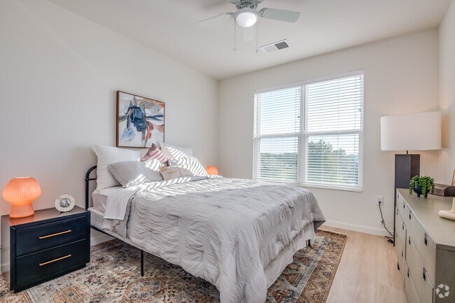 2BR, 2BA - 1,142SF - Bedroom