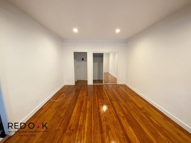 Photo - 1818 Whitley Ave Unidad 106