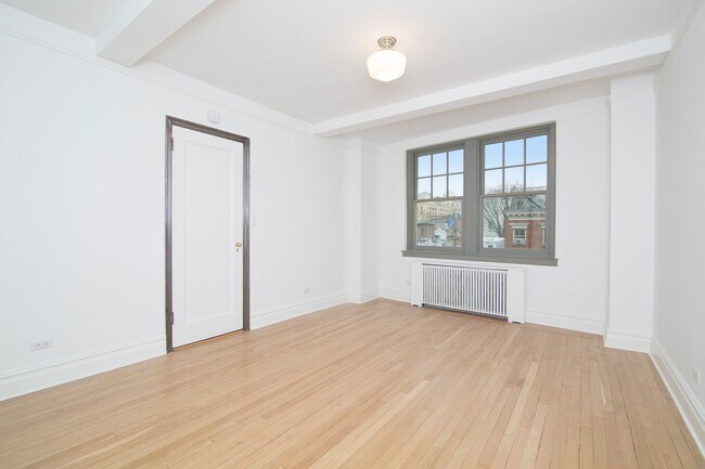 Photo - 299 W 12th St