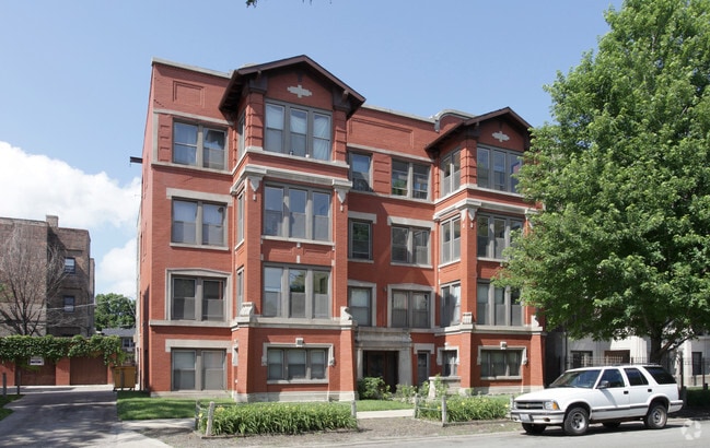 Building Photo - 918 E. Hyde Park Boulevard