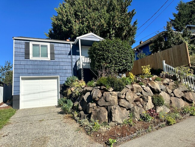 3 Bd / 2 Ba Seattle Home - 3 Bd / 2 Ba Seattle Home