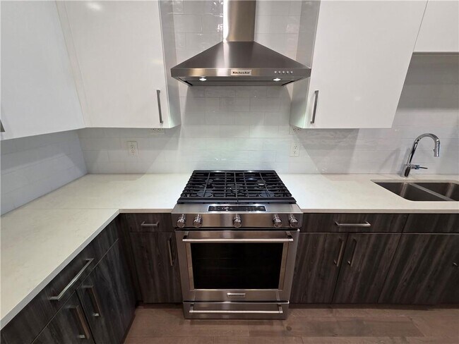 775 Juniper St NE Unit 415