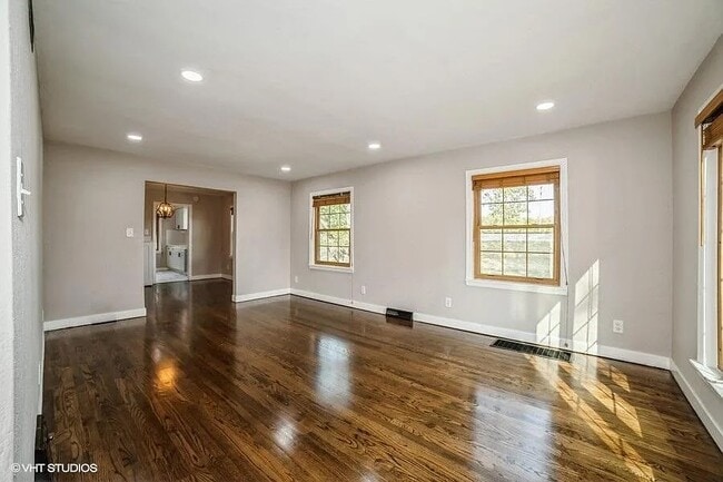 Photo - 325 Fairbanks Pl