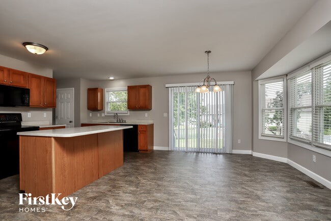 Photo - 128 Homefield Lake Ct