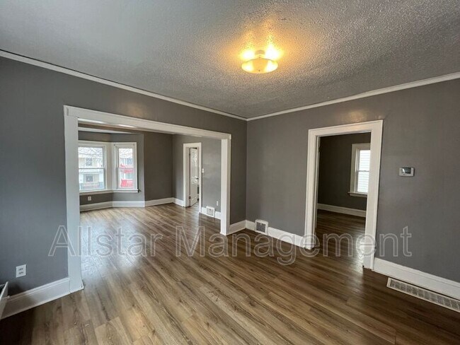 Photo - 10006 Lamontier Ave Unidad Up