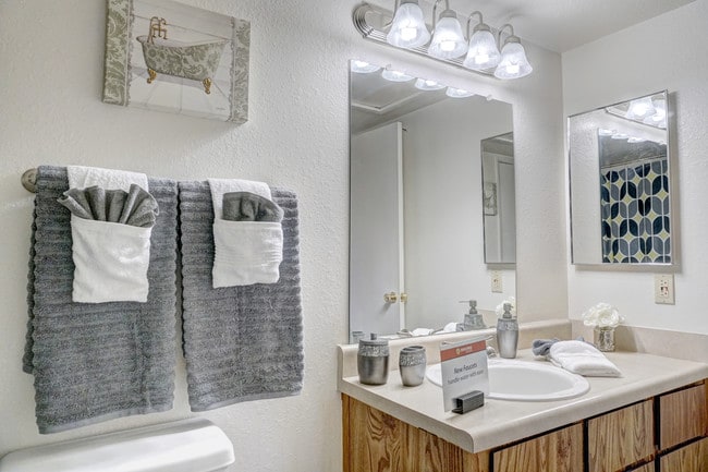 Photo - Sunflower Apartments