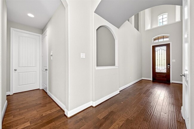 Photo - 14 S Sawbridge Cir