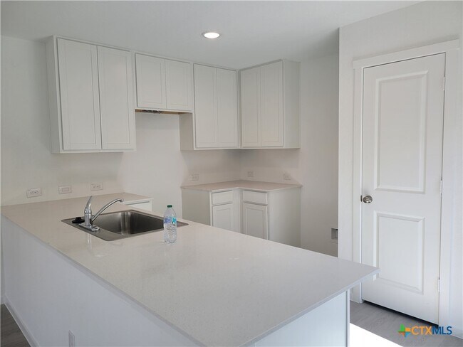 Photo - 3310 Noir Ln