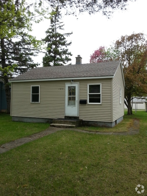 Building Photo - 105 Maple Ave S Rental