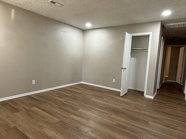 Photo - 2943 Hillside Ave