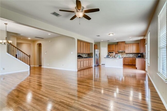 Photo - Large 4 Bedroom 3.5 Bath Now Avaliable