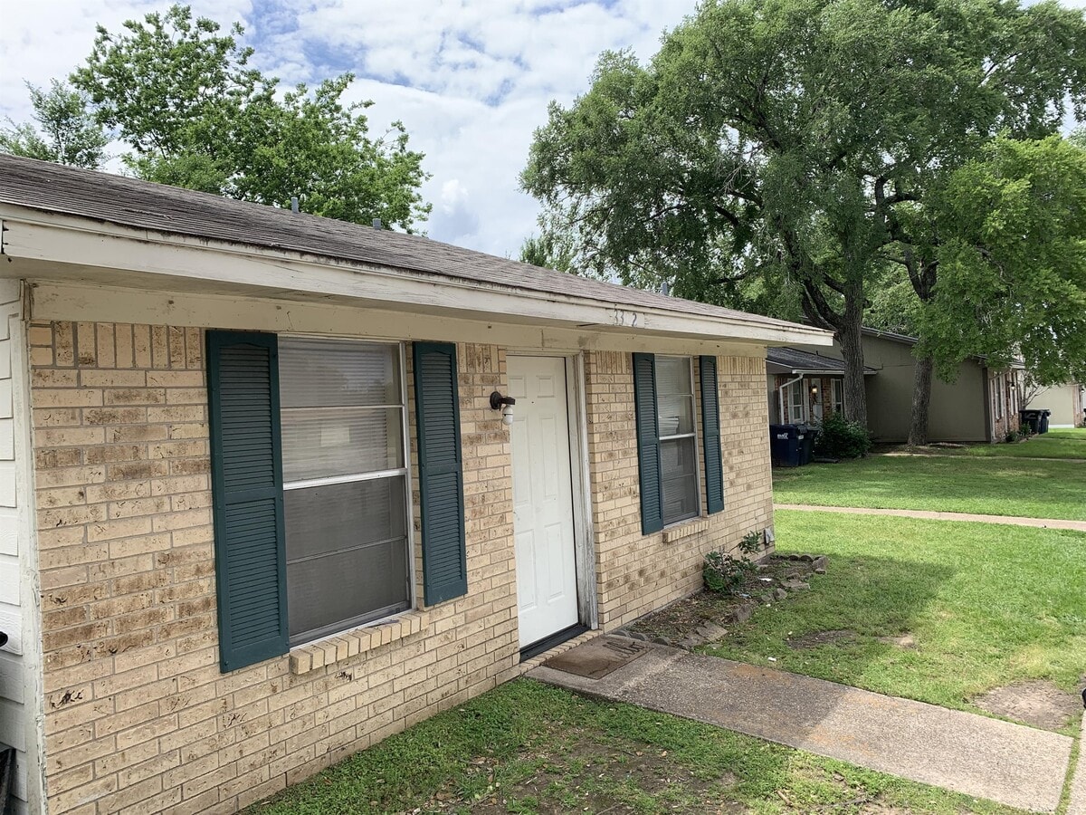 Photo - 3302 Normand Dr