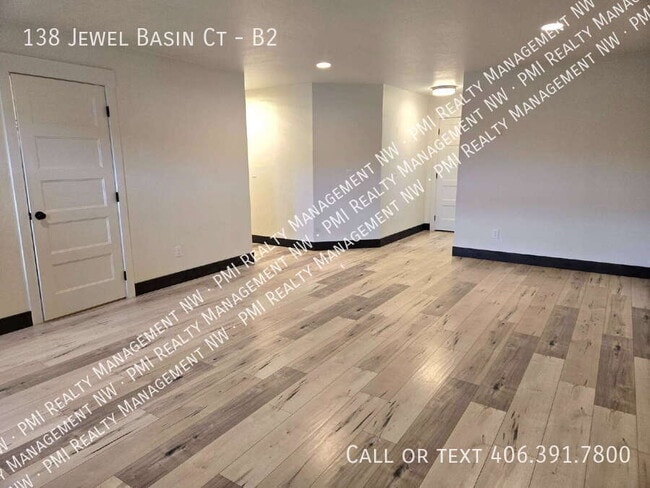 Building Photo - 138 Jewel Basin Ct Unit B2