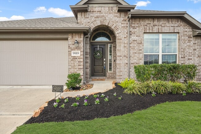 Photo - 9919 Willow Crown Ln