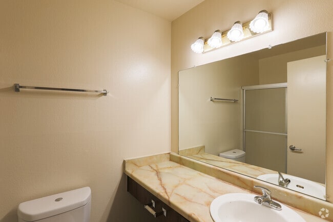 2BR, 1BA - 748 SF