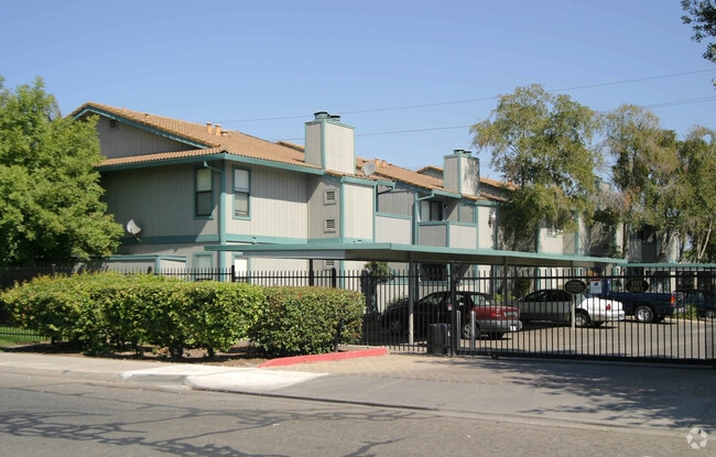 Meadow Green Apartments For Rent In Stockton Ca Forrent Com